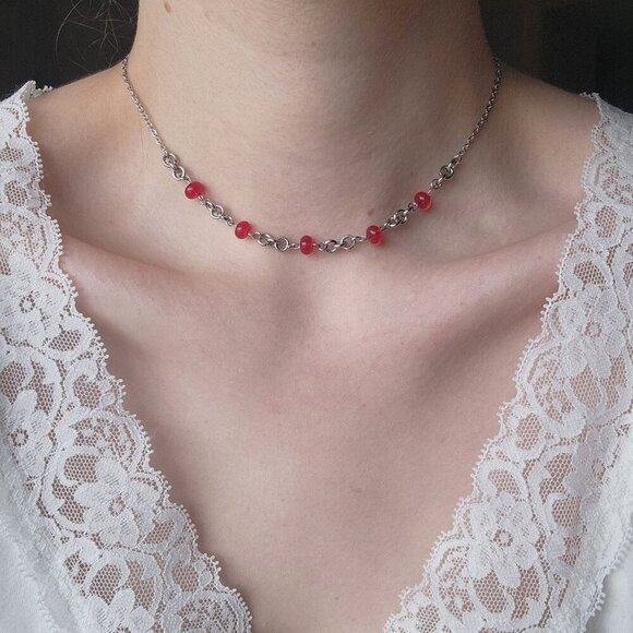 Gothic red and silver choker necklace with a small silver chain - Picture 2 of 6